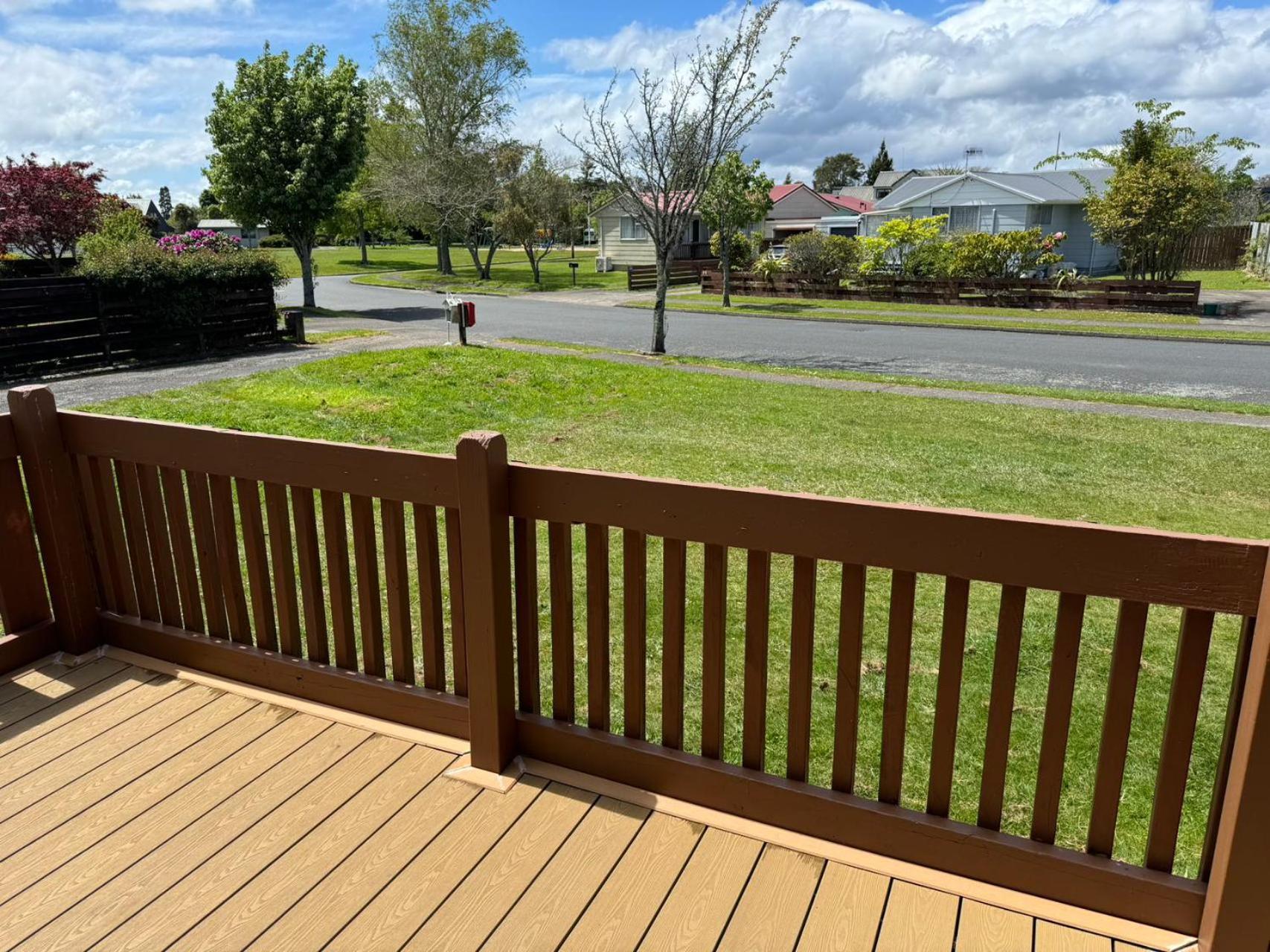 4 Beds Including 2 Double Beds, 1 Single Bed, And 1 Double Sofa Bed In A Small 1 Bedroom And 1 Lounge No Kitchen Only Fridge, Microwave Guest house