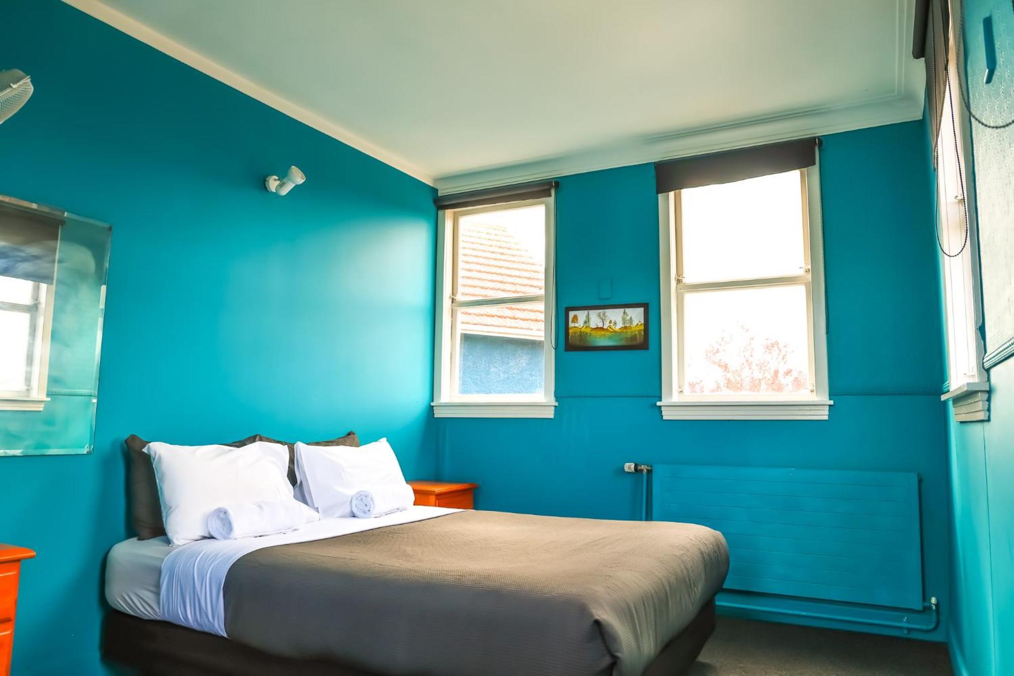 Hostel Crashpalace Backpackers *