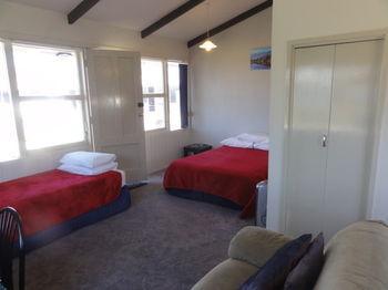 Jack & Di's Lakefront 3*