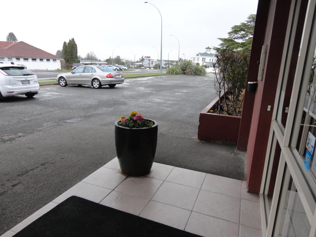 Hotel Silver Oaks - Geyserland